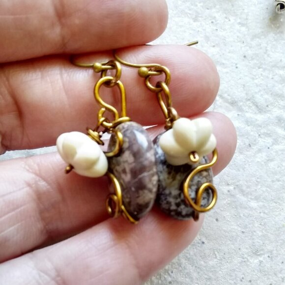 Super Cute & Feminine! Mottled Brown Jasper + Cream Pumkin Dangle Earrings - Picture 3 of 3